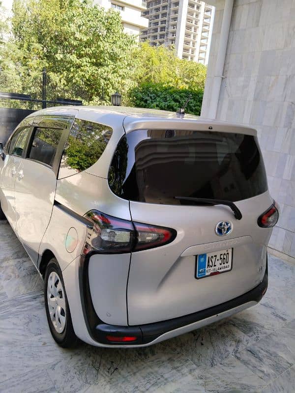 Toyota Sienta 2021 19