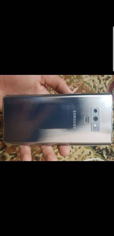 Samsung Galaxy Note 9 without dot 6