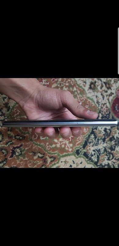 Samsung Galaxy Note 9 without dot 7