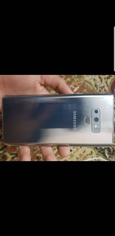 Samsung Galaxy Note 9 without dot 8