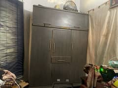 Full size Jin Almari Good Condition Wooden Cupboard