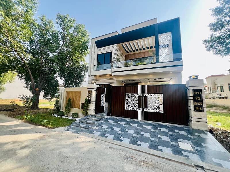 10 Marla Brand new House Available For Sale In Lake City Sector M-5 0