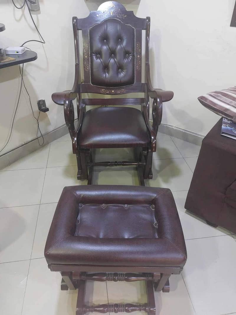 Rocking chair with movable foot rest 2