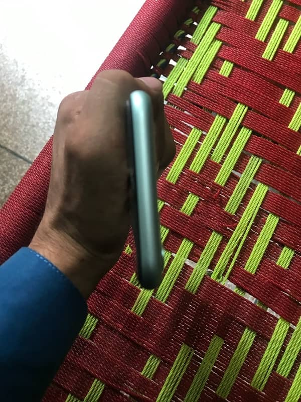 iPhone 11 non pta 64gb 76battery halth 10/9 1