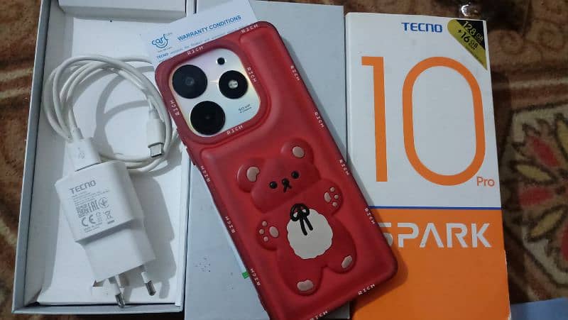 Tecno spark 10 pro all ok 8+8/128. GB box charger available 4