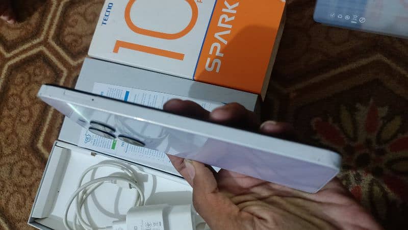 Tecno spark 10 pro all ok 8+8/128. GB box charger available 5