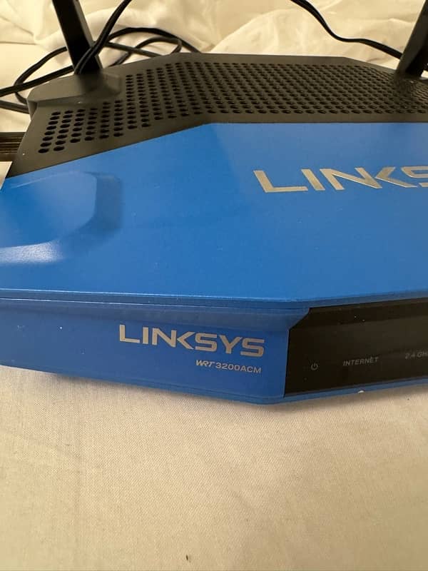 Linksys WRT 3200 ACM 1