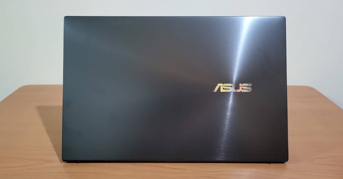 Asus Zenbook 14 Ux425Ea i5 11th Gen . . . Metal Body 10/10 cocallndition 1