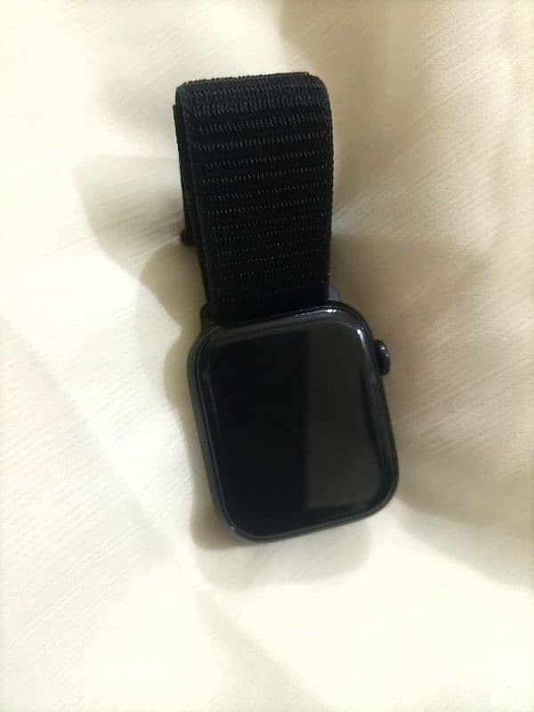 Apple watch series 7, 45mm with original cable. 1