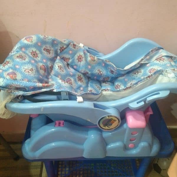 Baby carry cot 0