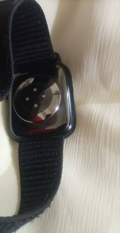 Apple watch series 7, 45mm with original cable. 8