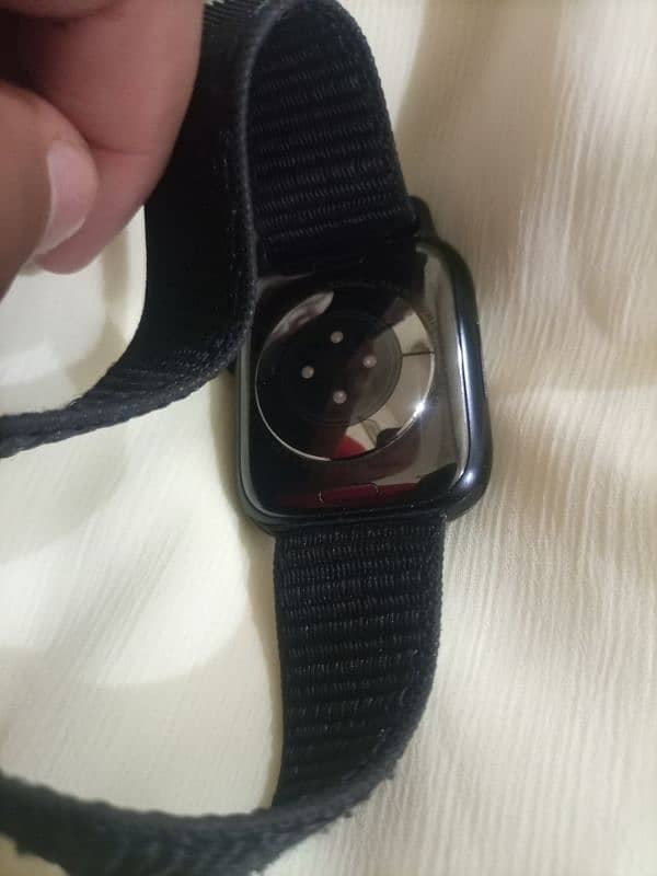 Apple watch series 7, 45mm with original cable. 9