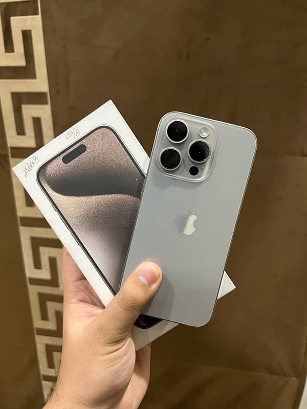 iPhone 15 pro 256gb 0