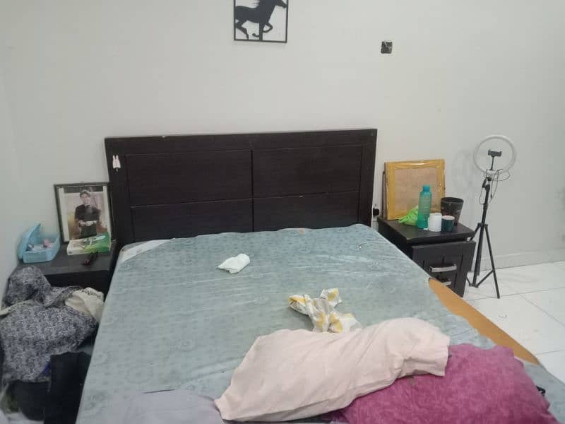 queen size bed . . With 2 side tables and mattress 1