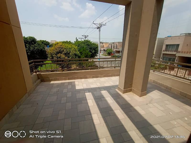 10 Marla Independent Full House 4 Bed Drawing Dining 2 Kitchen Tv Lounge Store Servant Quarter Tiles Slightly Used Divine Garden Near Metro Airport Road 12