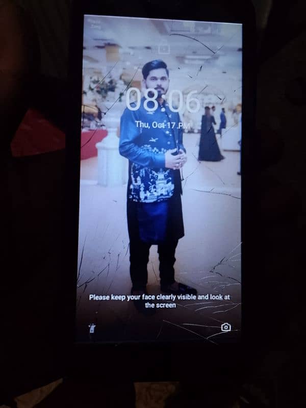 itel p17pro all ok bs upr sa shisha tota hua h 0