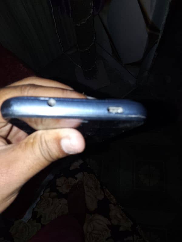 itel p17pro all ok bs upr sa shisha tota hua h 1