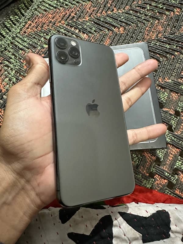 Iphone 11 pro max PTA approved 5