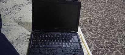 Dell latitude 8 GB ram 256 GB SSD