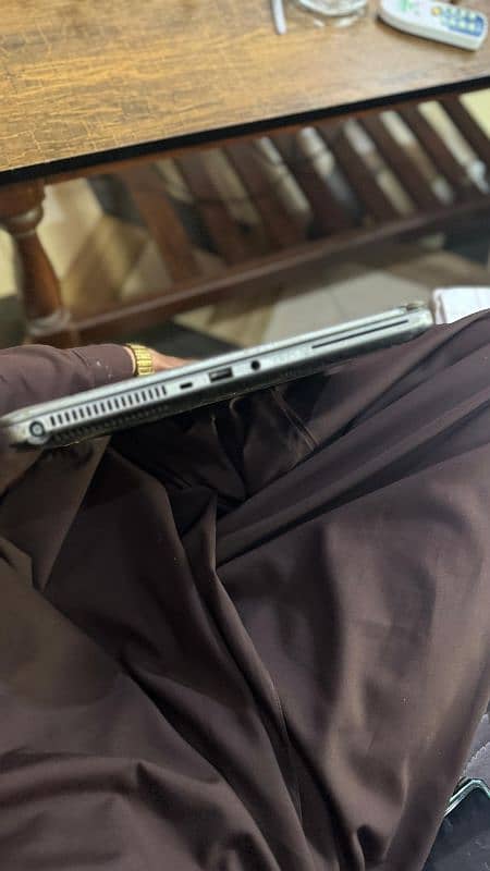 Hp laptop corei5 all ok 5