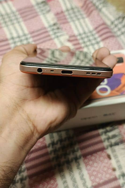 oppo f17 orange color 8/128 GB 3