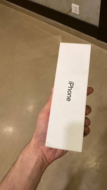 Iphone 11 64 GB BLACK PTA APPROVE 4