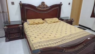 King Size Wooden Bed Set With Side Tables and Dressing Table For Sale