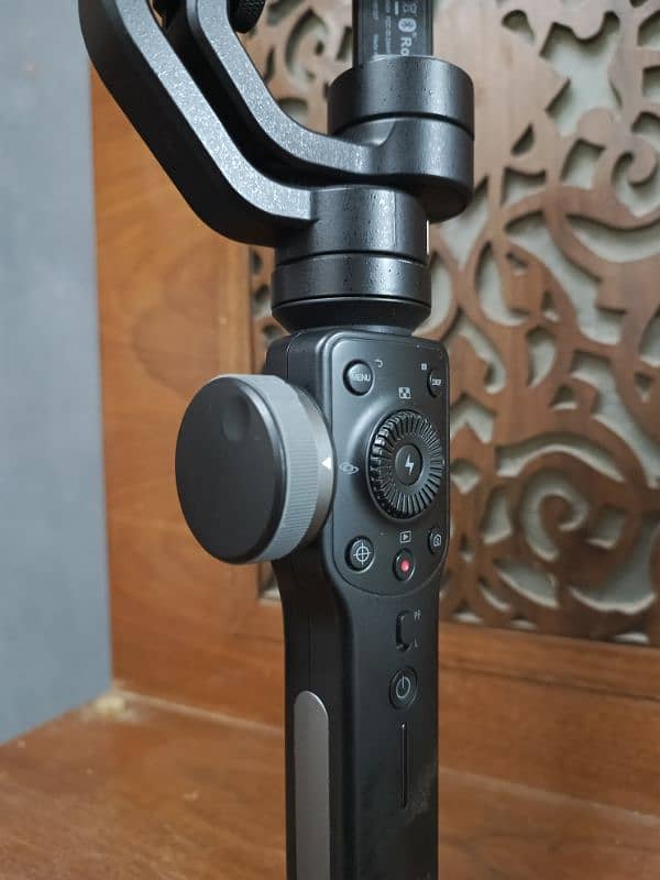 ZHIYUN Smooth 4 Gimbal 1