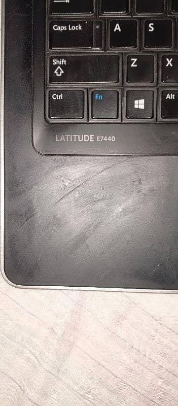 Dell Latitude (E7440) i5 4th gen 10