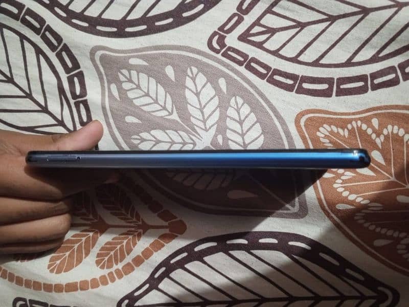 Infinix hot 12 play mobile for sale Ram 4+3 64 Rom 3