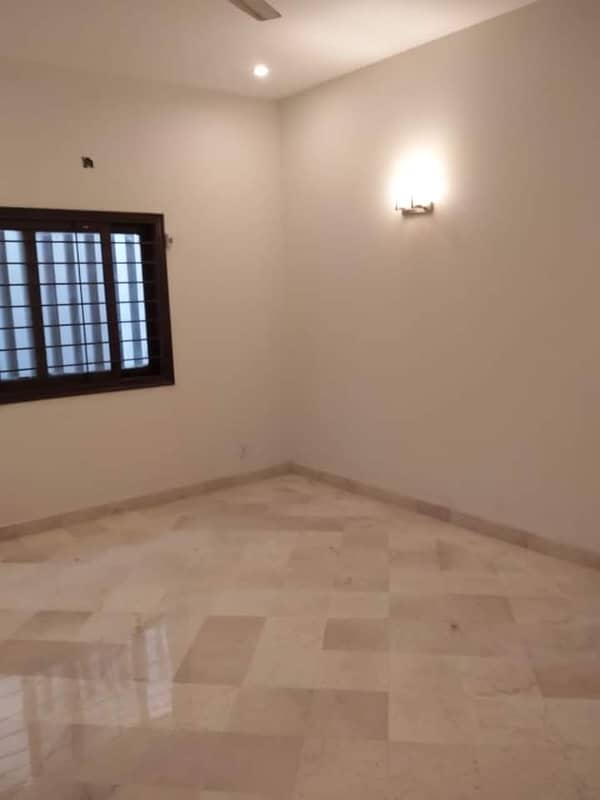 500 Yards Well Maintained Bungalow is Avaialable For Rent 6