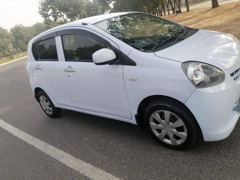 Daihatsu Mira 2012 1