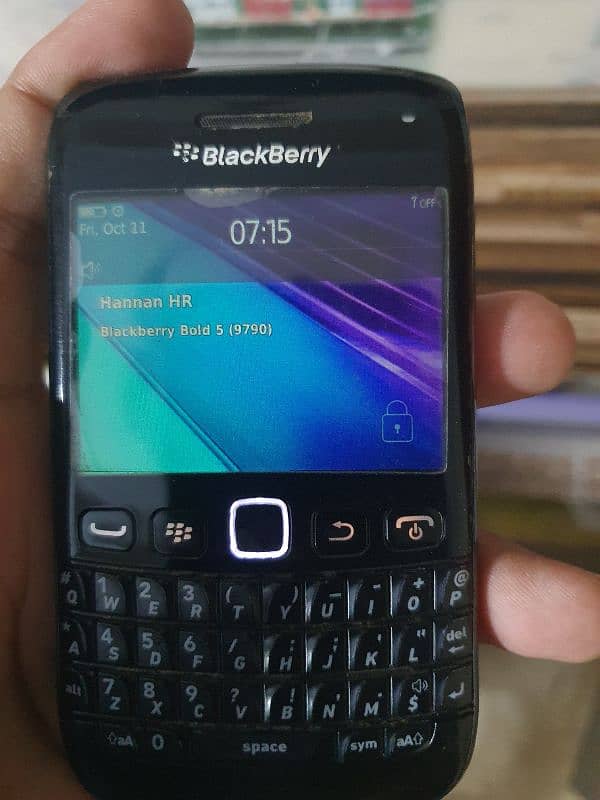 BlackBerry Bold 5 Touch and Type 0