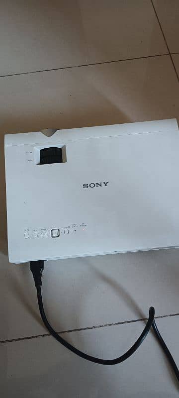 Sony Multimedia Projector DX120 6