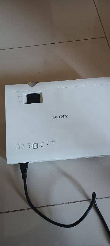 Sony Multimedia Projector DX120 8