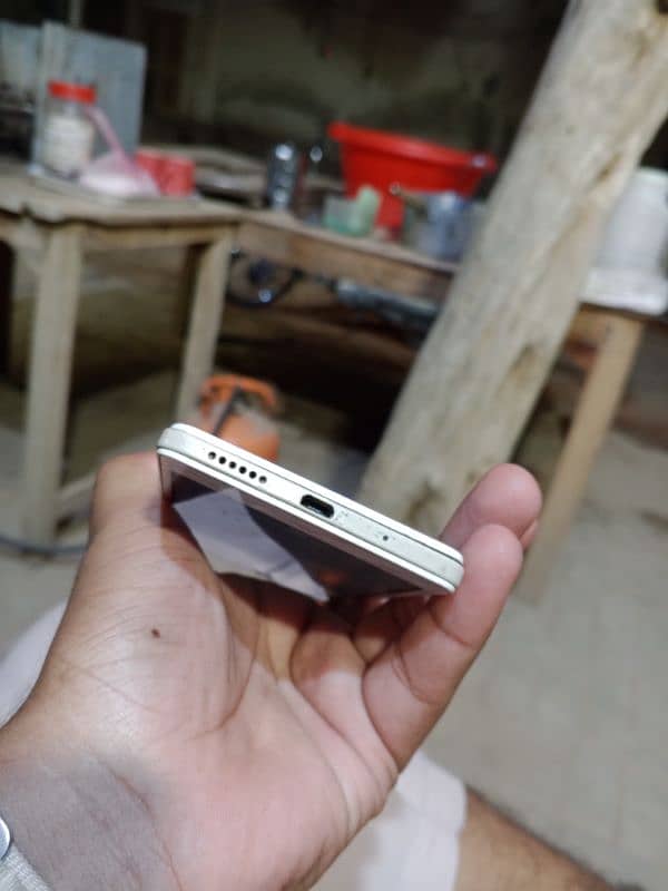 vivo y57 4 64 with box  glass damji ha Baki all ok ha 4