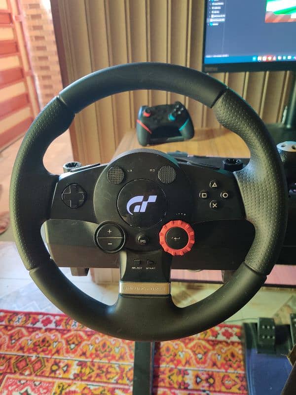 Logitech GT racing steering wheel simulator 1