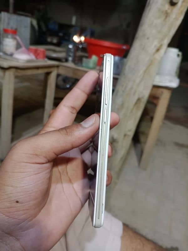 vivo y57 4 64 with box glass damji ha Baki chalta ok ha 2