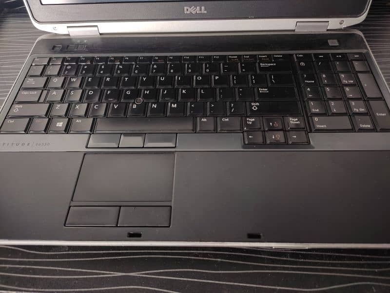 Dell Laptop Latitude E6530 1