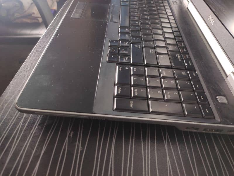 Dell Laptop Latitude E6530 3