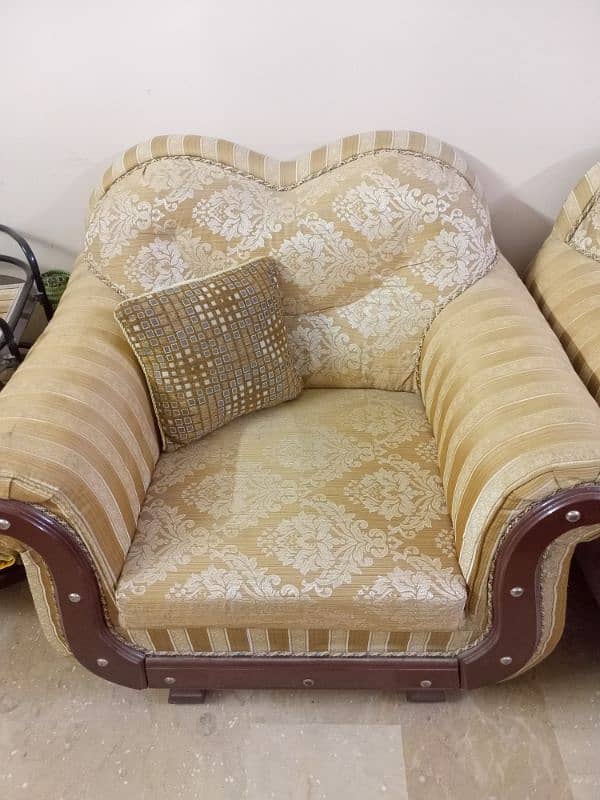 5 Seater Sofa Set condition 8/10 3