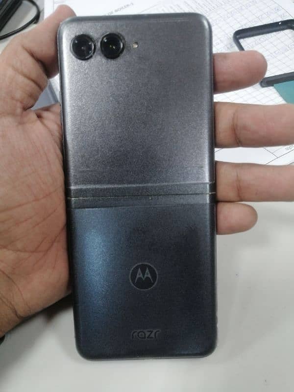 motorola razr 40 ultra new 2