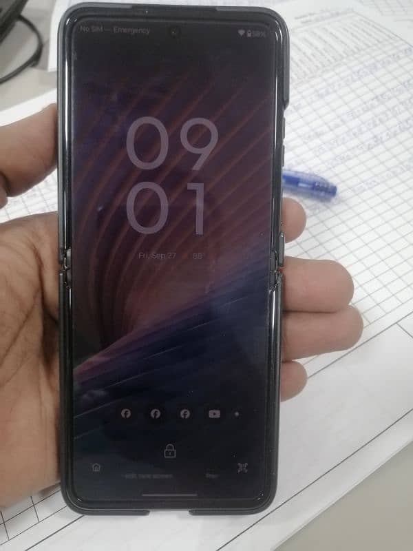 motorola razr 40 ultra new 7