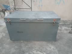 Steel Peti 5X3, with stand