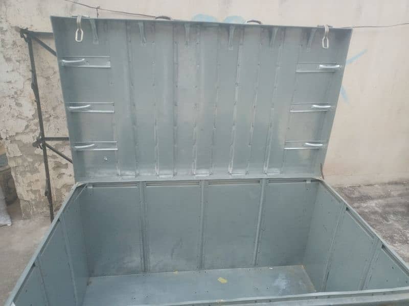 Steel Peti 5X3, with stand 1