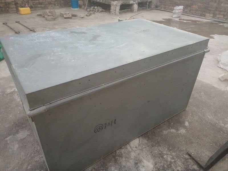 Steel Peti 5X3, with stand 3