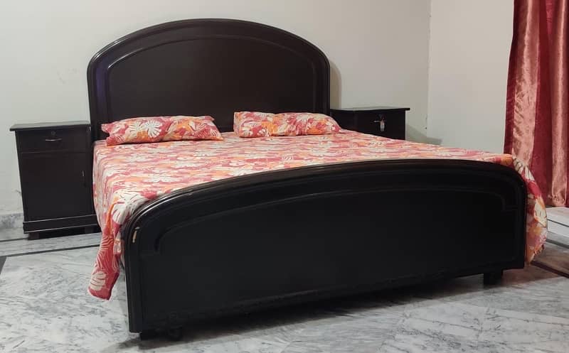 double bed without mattress 2 side table 8