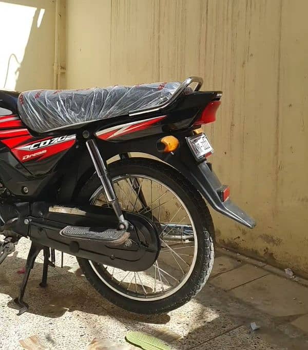 Honda CD 70 Dream In Immaculate Condition (Black Color) 2