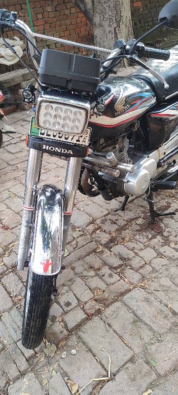 Exchange possible hai . Honda CG-125 for sale good condition. 4