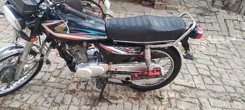 Exchange possible hai . Honda CG-125 for sale good condition. 6